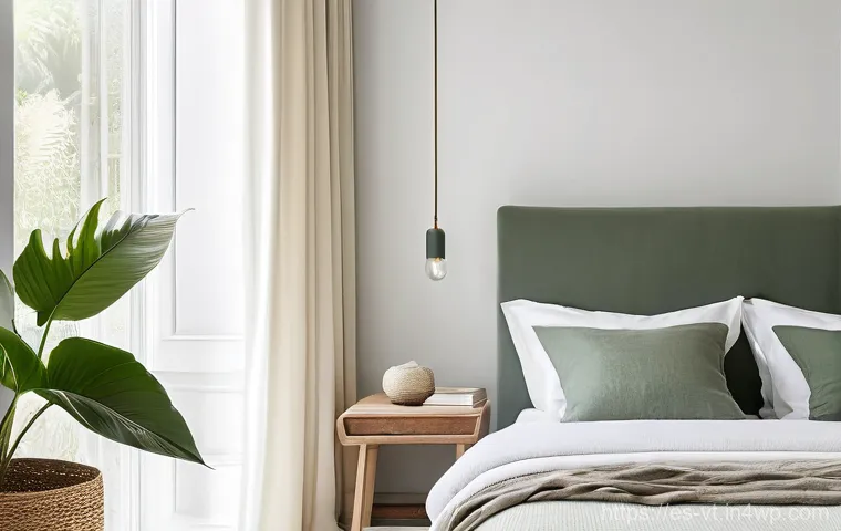 주거 공간의 공간음향 디자인 전략 - **Prompt:** A modern and minimalist home office with a strong focus on acoustic design. The room is ...